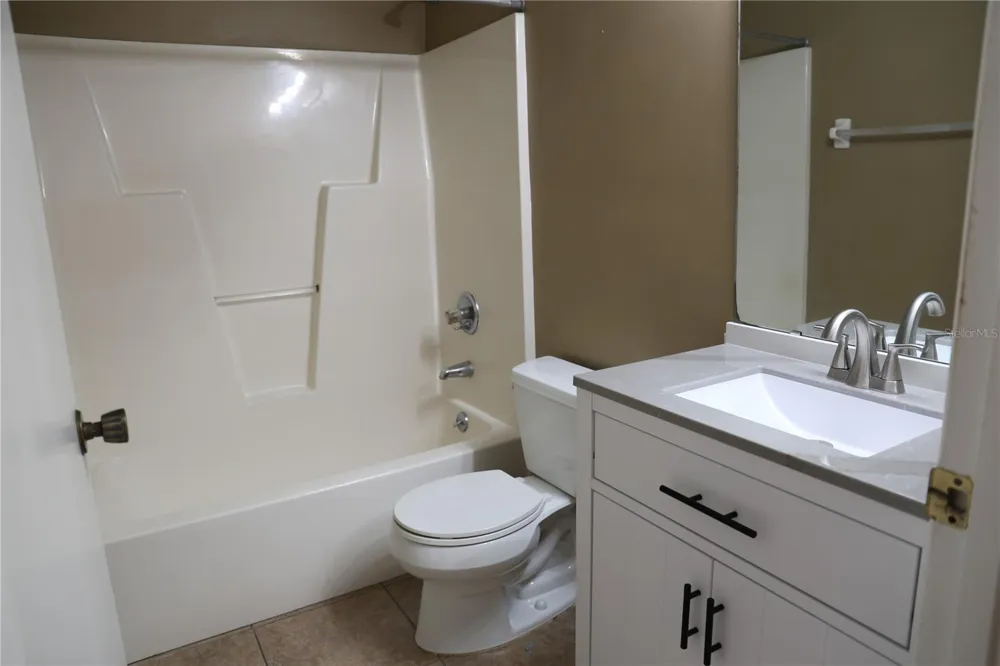 5831 SW 9TH PLACE Gainesville, FL 32607