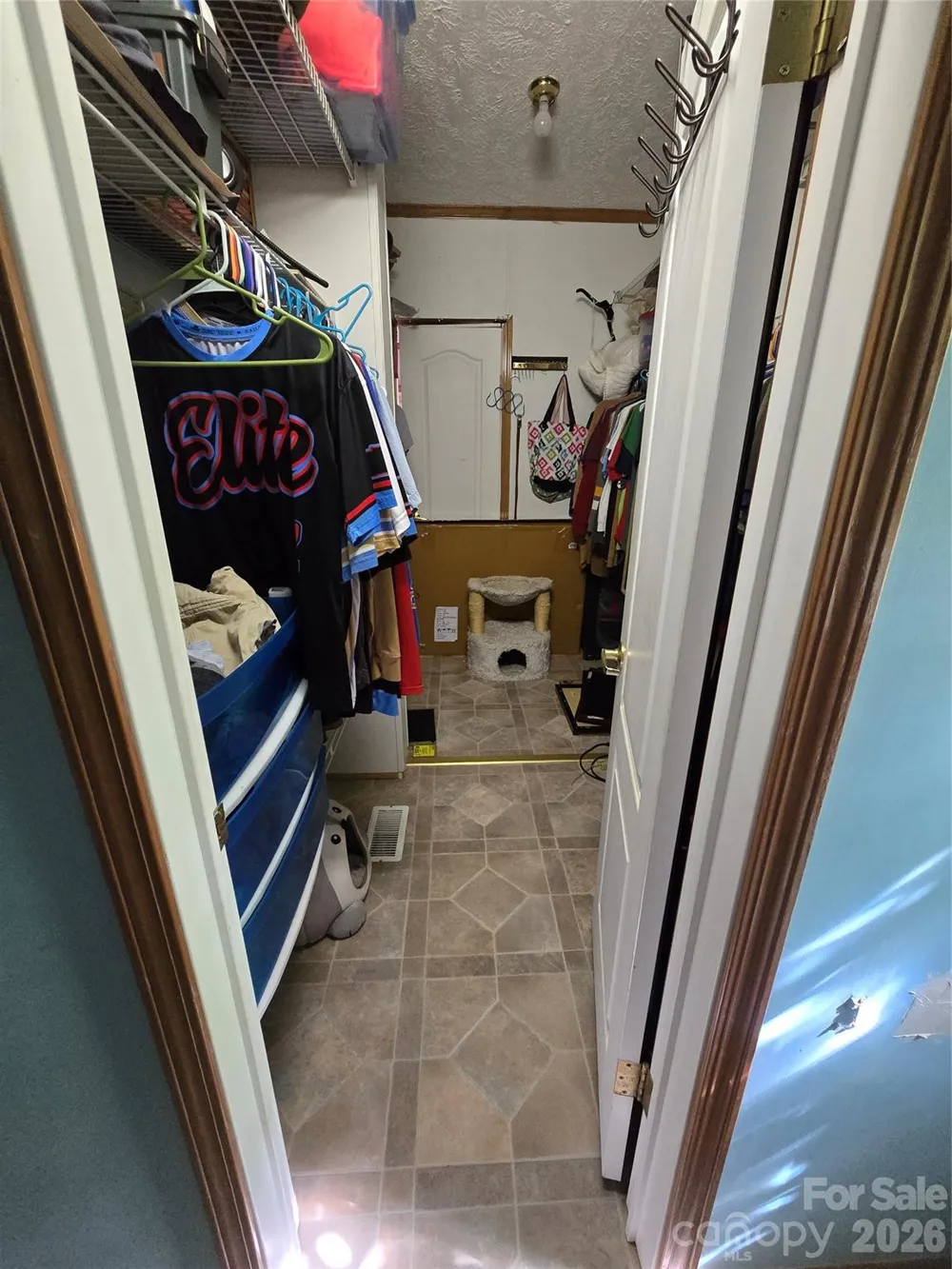 76 Angie Lane Mills River, NC 28759