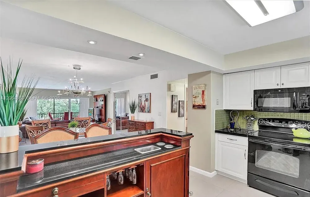 6060 S Falls Cir Dr #313 Lauderhill, FL 33319