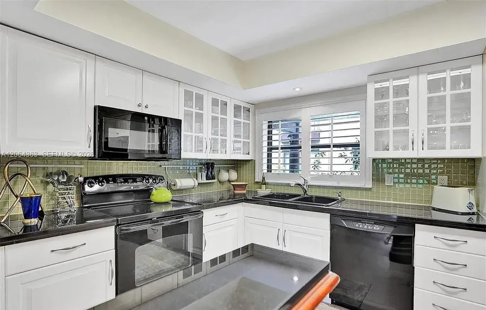 6060 S Falls Cir Dr #313 Lauderhill, FL 33319