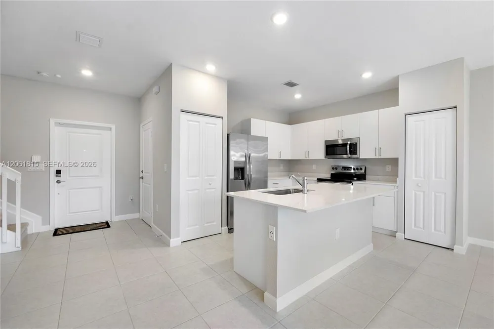 4614 NW 120th Way Coral Springs, FL 33076