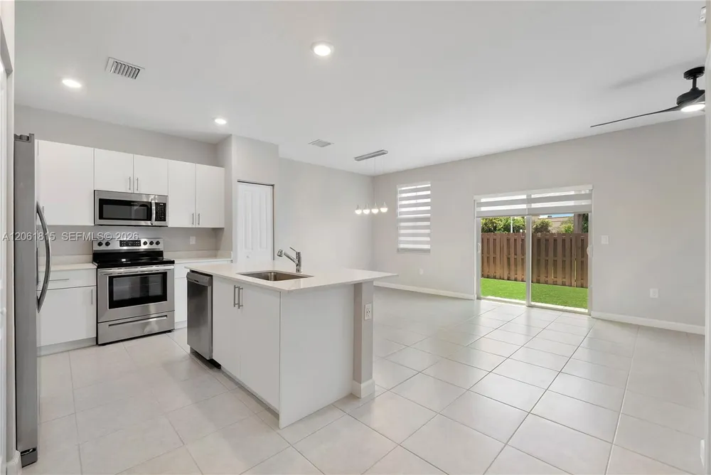 4614 NW 120th Way Coral Springs, FL 33076