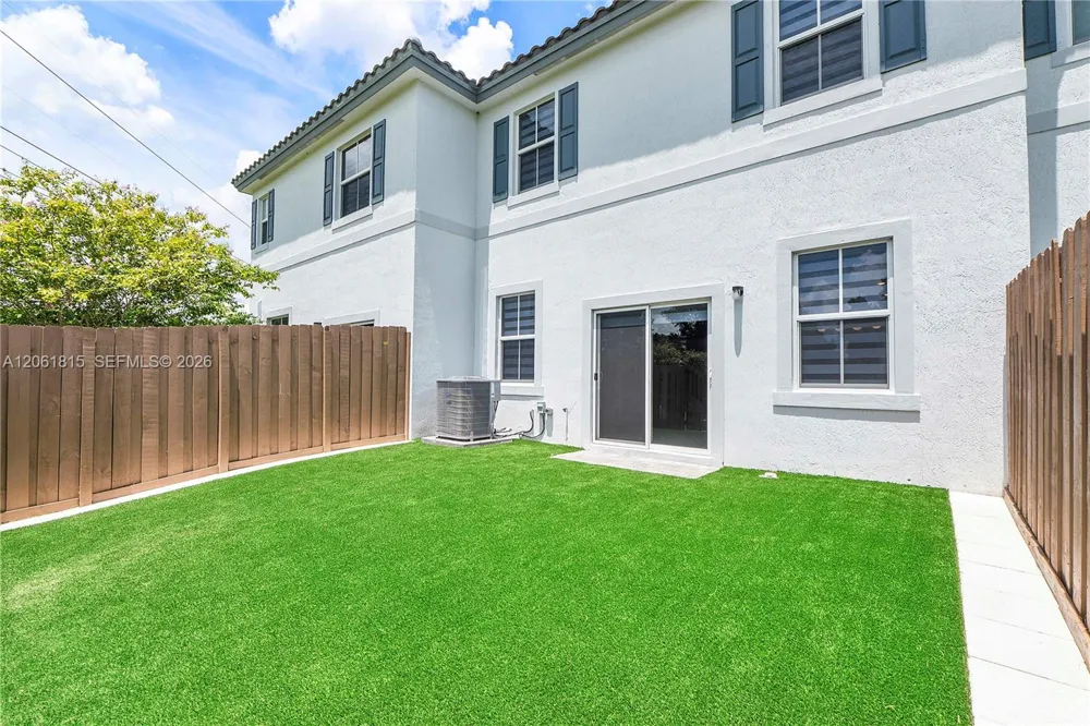4614 NW 120th Way Coral Springs, FL 33076