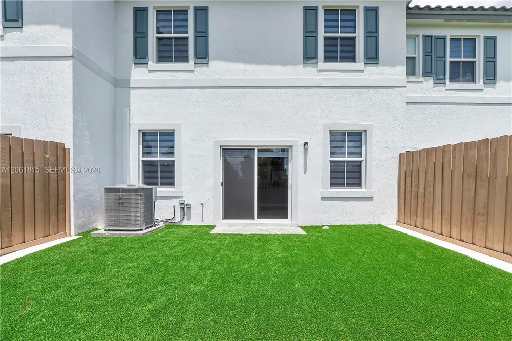 4614 NW 120th Way Coral Springs, FL 33076
