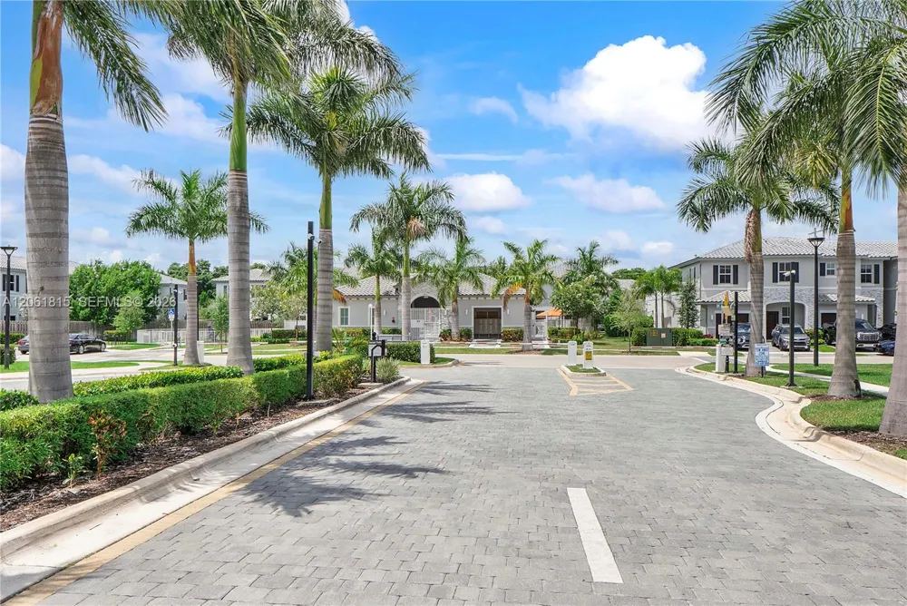 4614 NW 120th Way Coral Springs, FL 33076