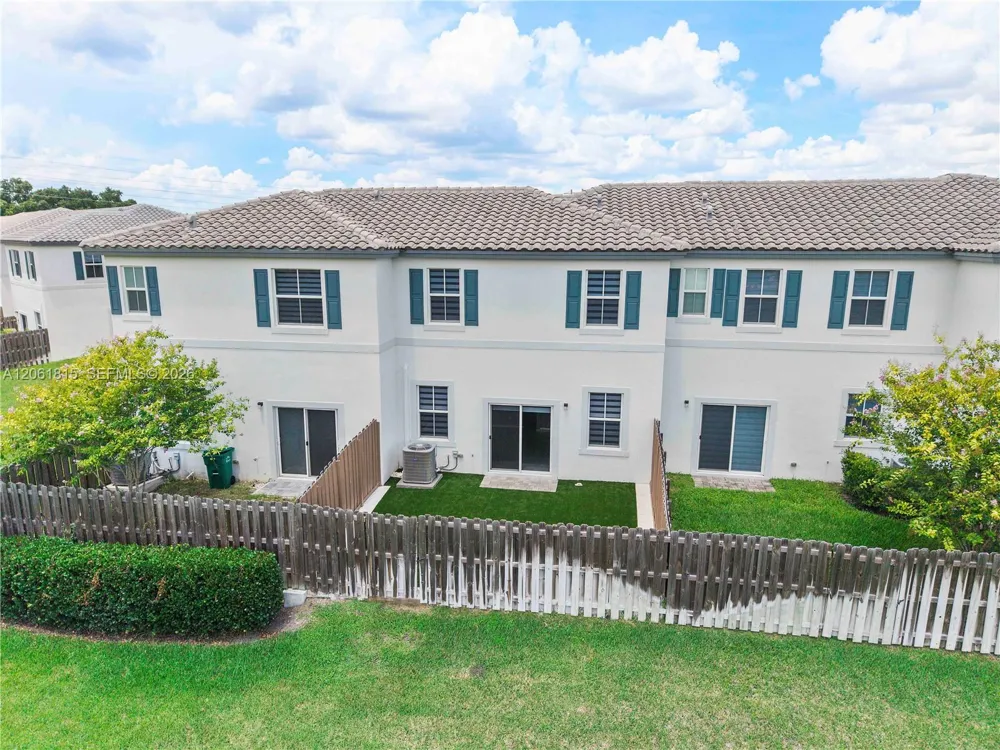 4614 NW 120th Way Coral Springs, FL 33076