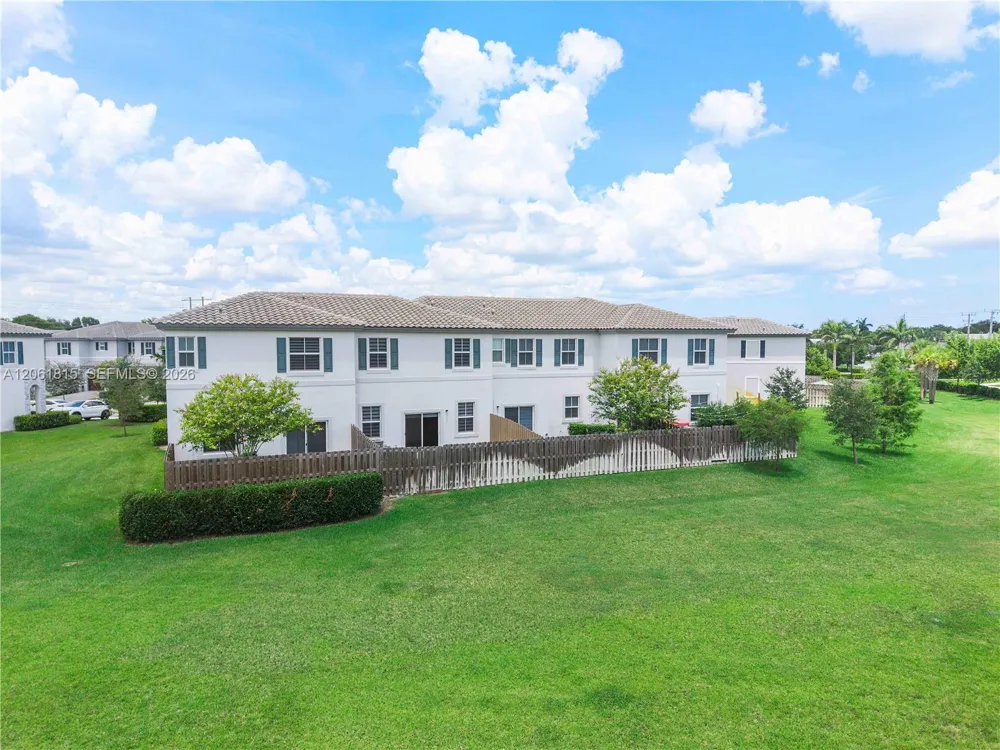 4614 NW 120th Way Coral Springs, FL 33076