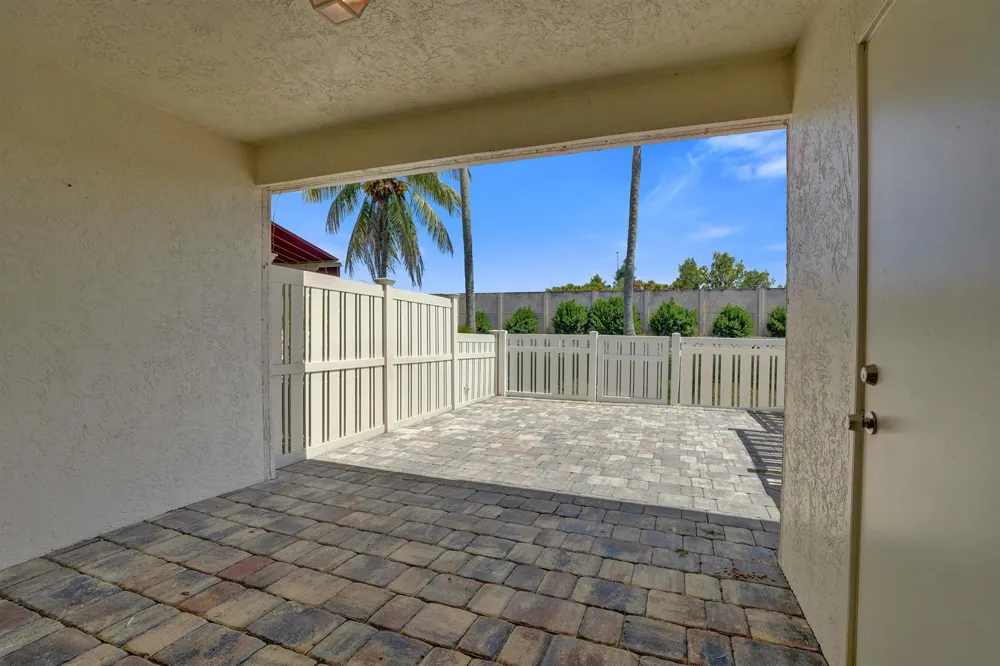 9913 NW 57TH Manor #. Coral Springs, FL 33076