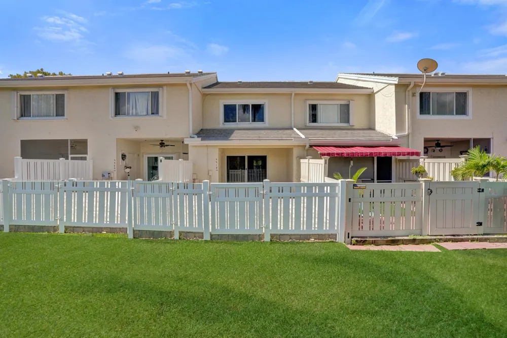 9913 NW 57TH Manor #. Coral Springs, FL 33076
