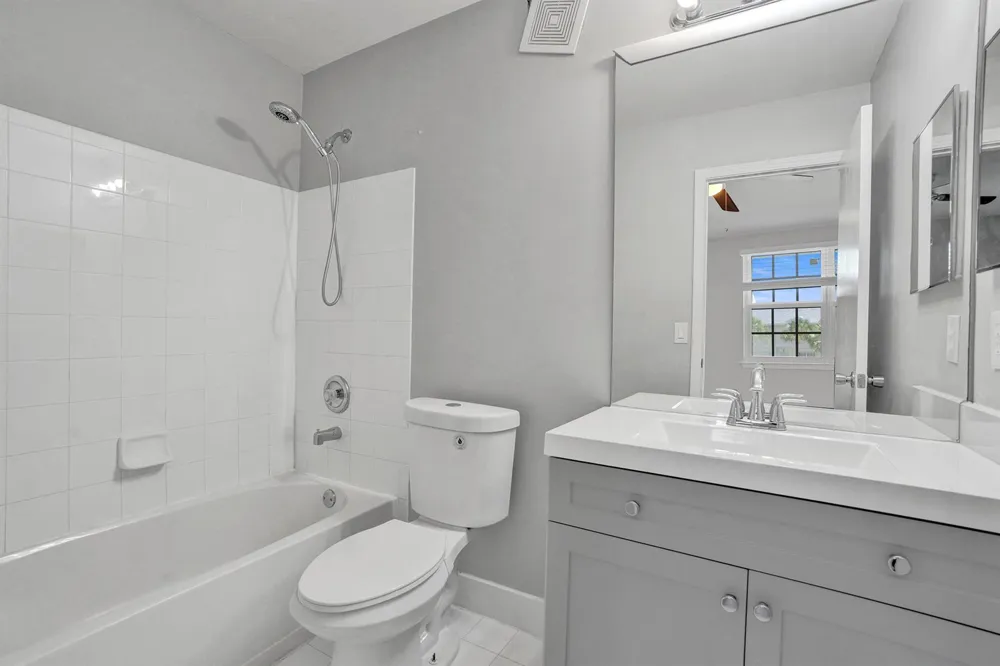 9913 NW 57TH Manor #. Coral Springs, FL 33076