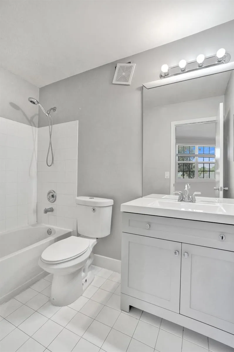 9913 NW 57TH Manor #. Coral Springs, FL 33076