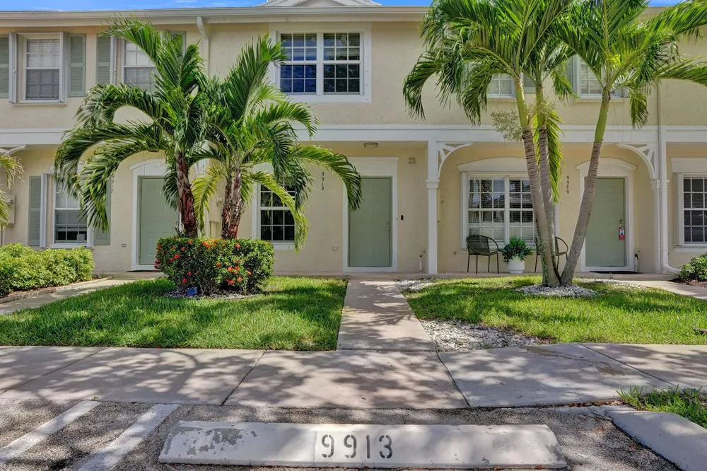 9913 NW 57TH Manor #. Coral Springs, FL 33076