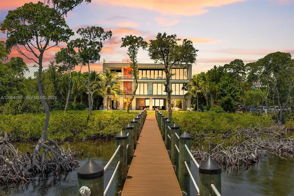 39 Mutiny Pl Key Largo, FL 33037
