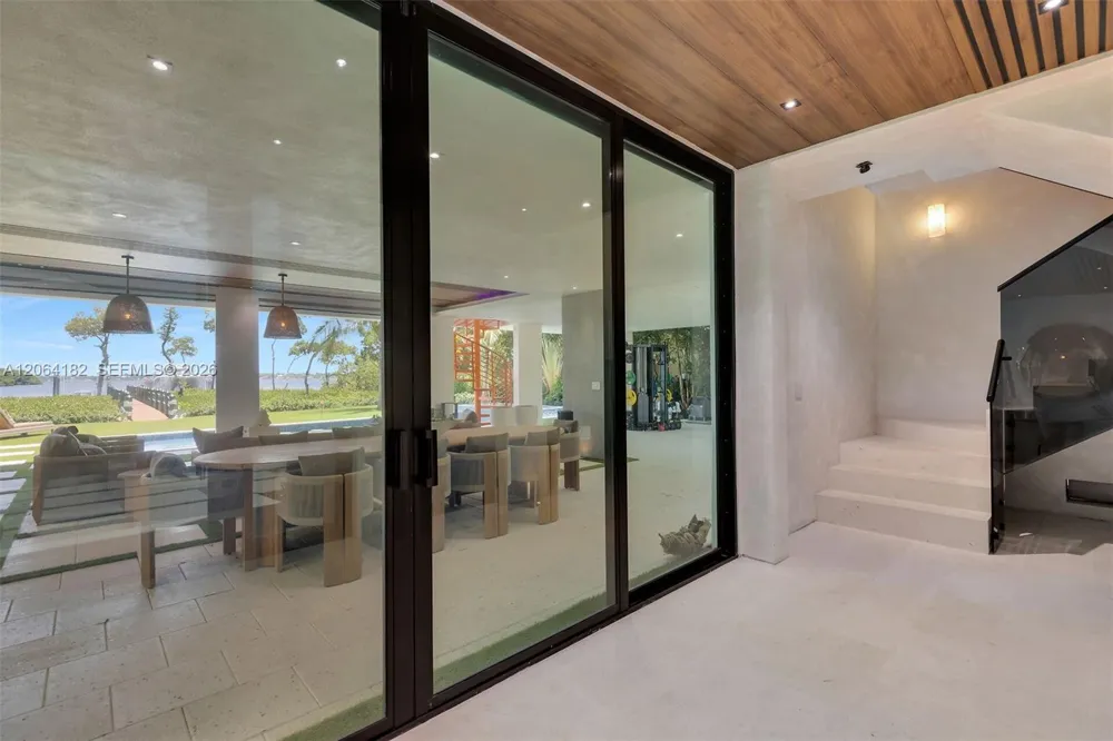 39 Mutiny Pl Key Largo, FL 33037