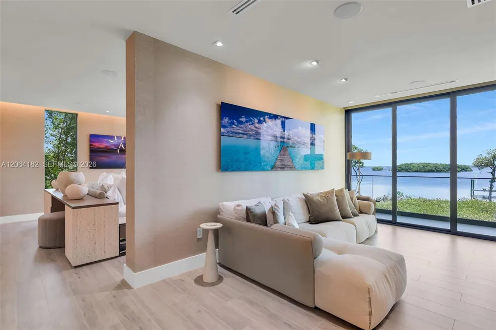 39 Mutiny Pl Key Largo, FL 33037