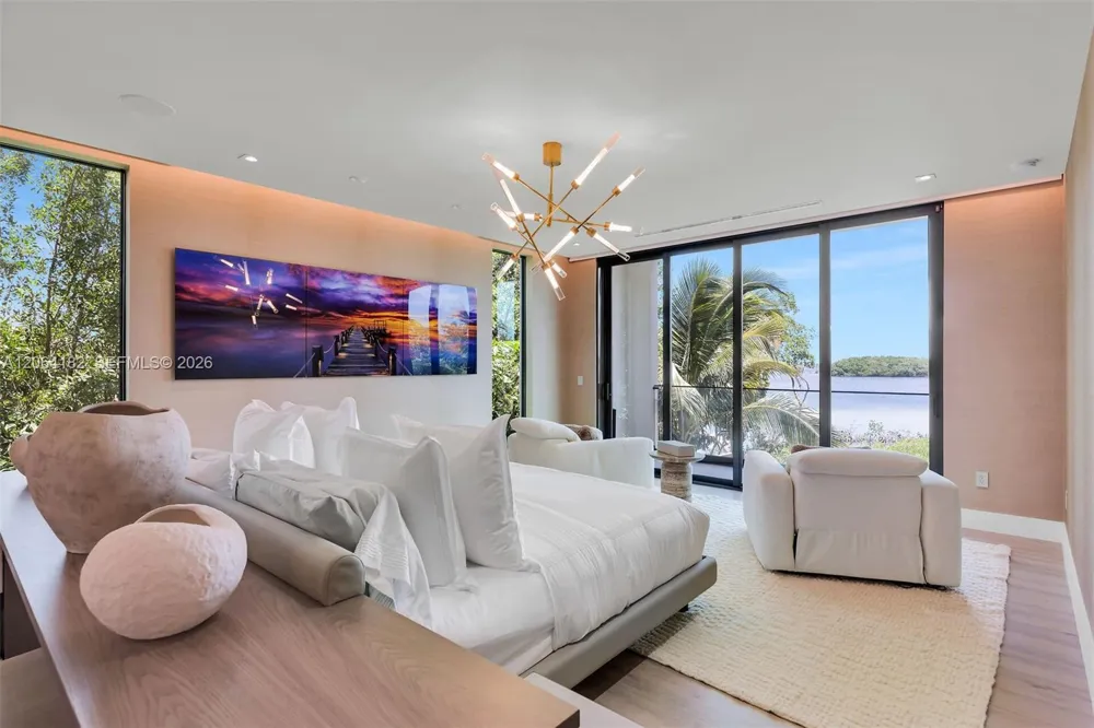 39 Mutiny Pl Key Largo, FL 33037
