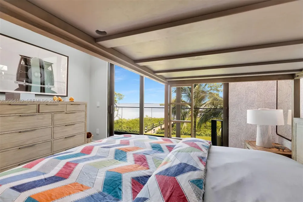 39 Mutiny Pl Key Largo, FL 33037