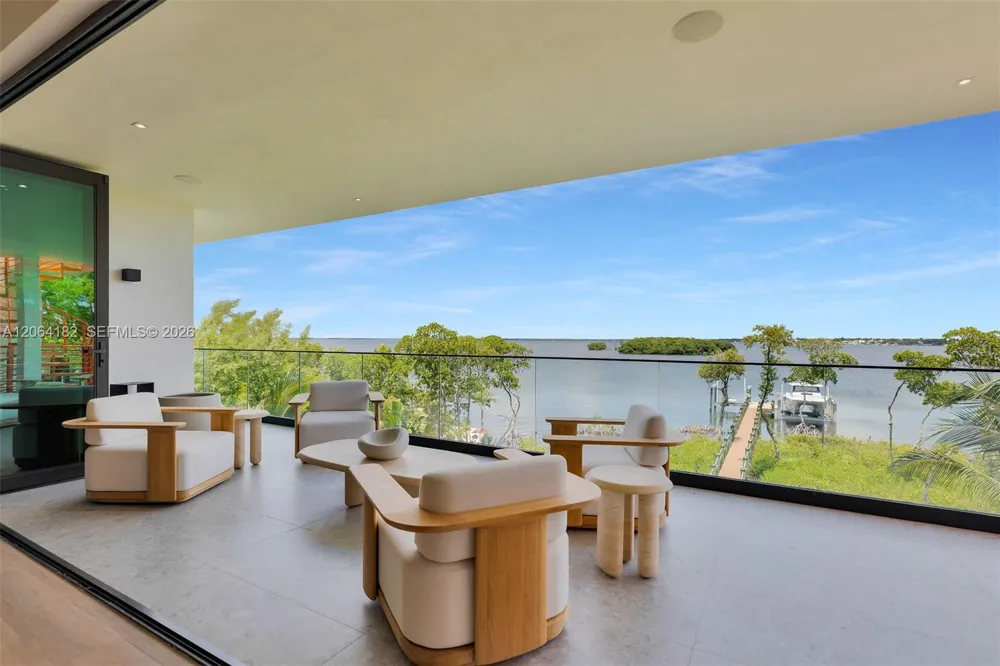 39 Mutiny Pl Key Largo, FL 33037
