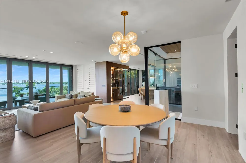 39 Mutiny Pl Key Largo, FL 33037