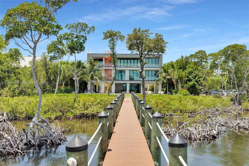 39 Mutiny Pl Key Largo, FL 33037