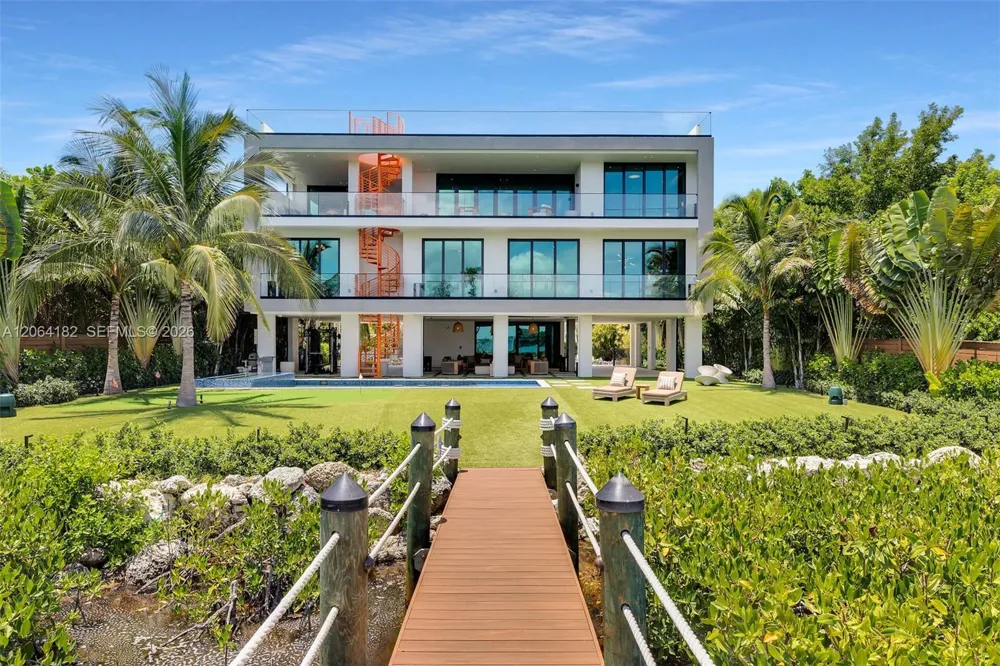 39 Mutiny Pl Key Largo, FL 33037