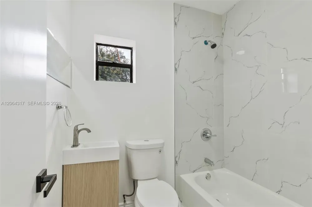 583 NW 47th Ter Miami, FL 33127
