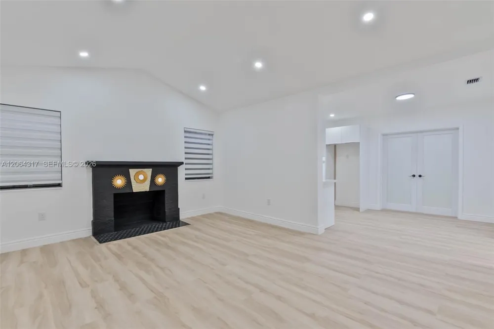 583 NW 47th Ter Miami, FL 33127
