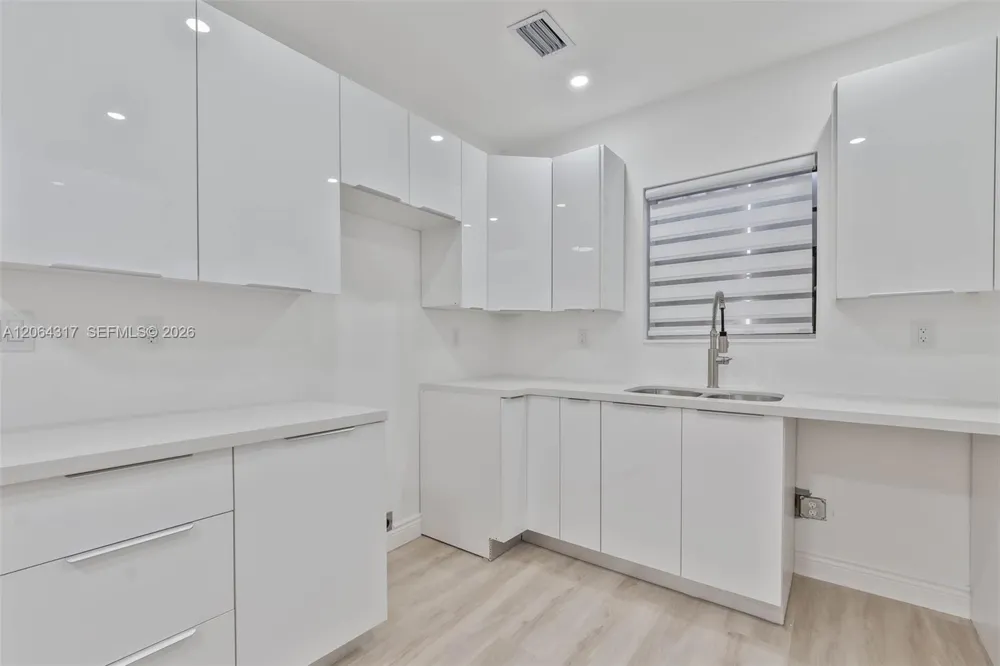 583 NW 47th Ter Miami, FL 33127