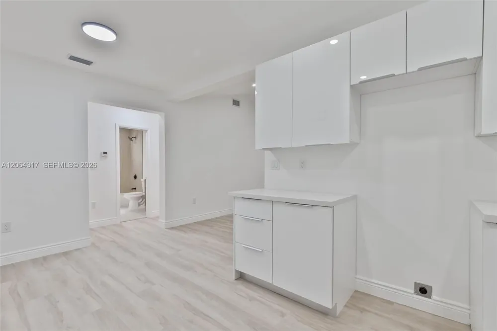 583 NW 47th Ter Miami, FL 33127