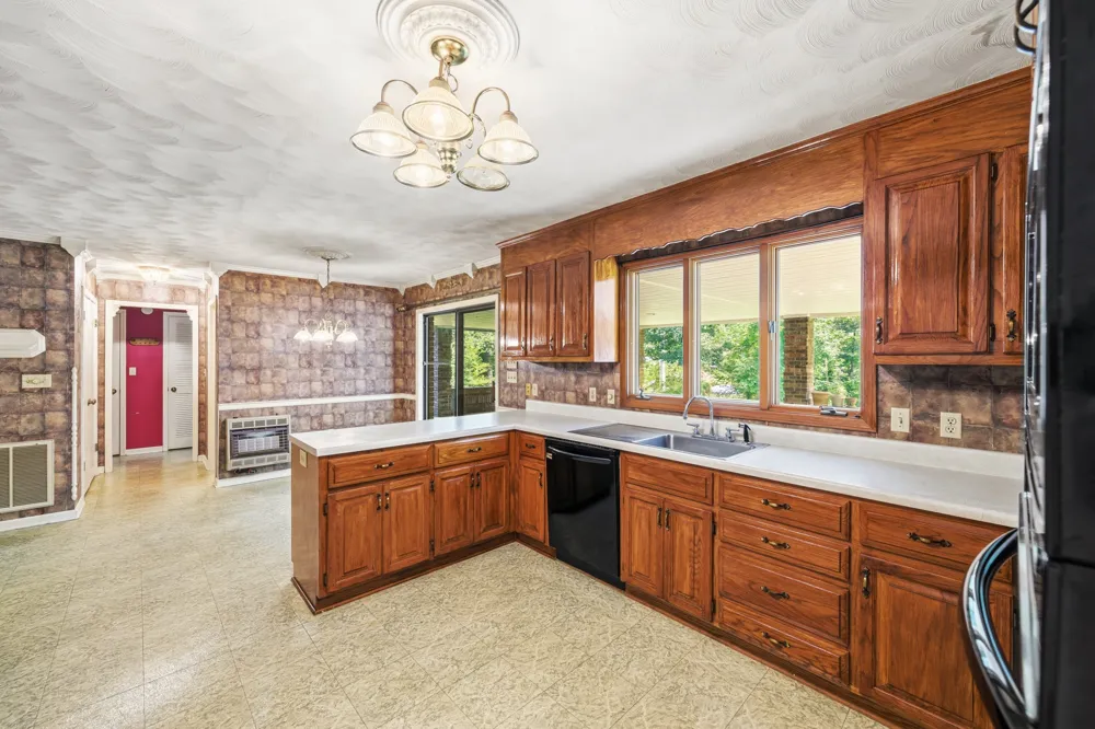 32 Fairway Pl Selmer, TN 38375