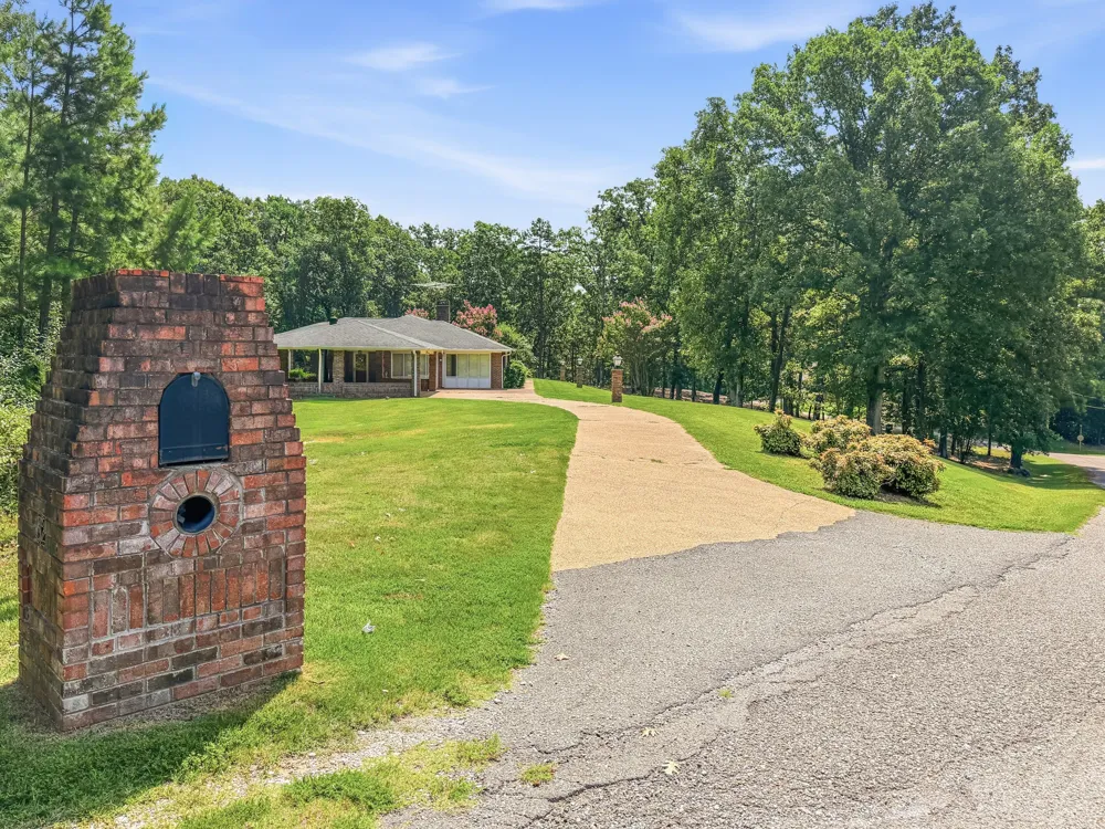 32 Fairway Pl Selmer, TN 38375