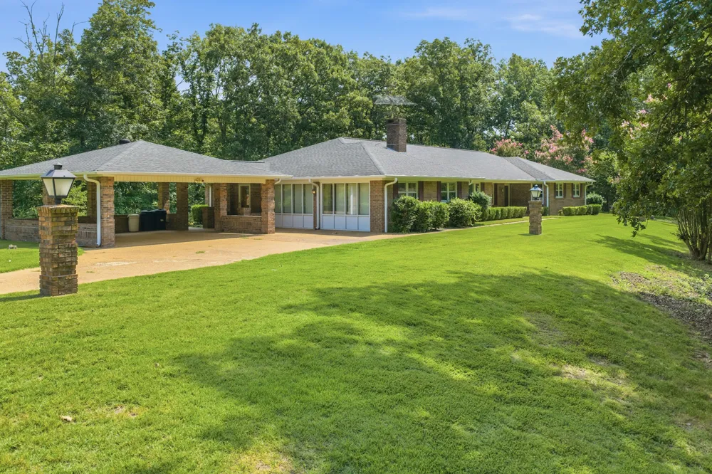 32 Fairway Pl Selmer, TN 38375