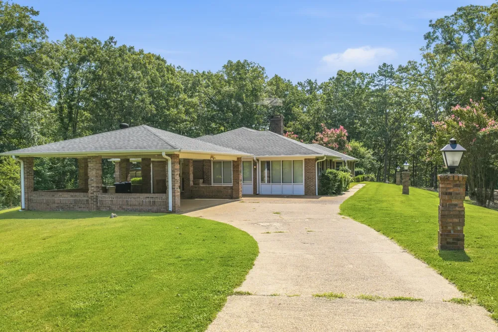 32 Fairway Pl Selmer, TN 38375