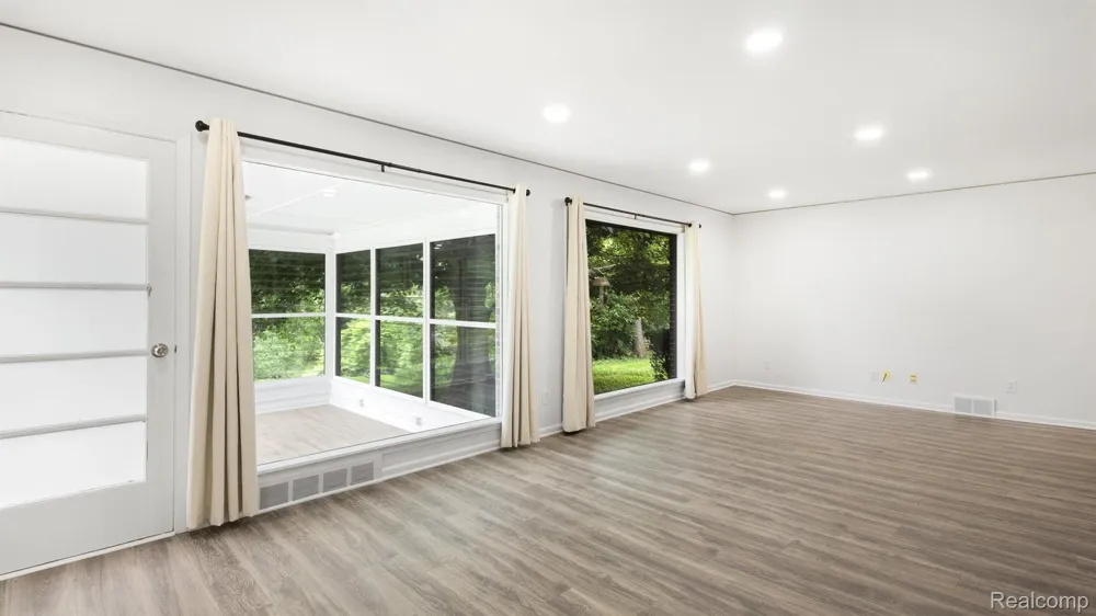 4845 KEITHDALE LANE Bloomfield Charter Township, MI 48302