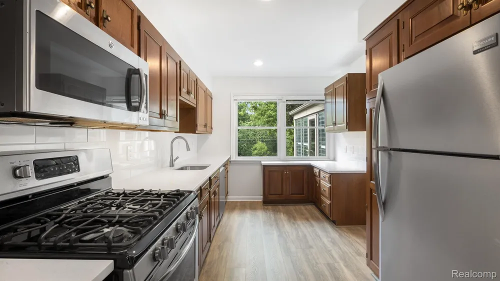 4845 KEITHDALE LANE Bloomfield Charter Township, MI 48302