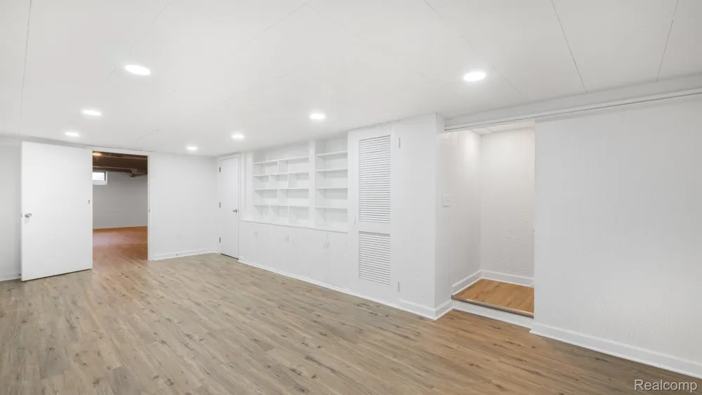 4845 KEITHDALE LANE Bloomfield Charter Township, MI 48302