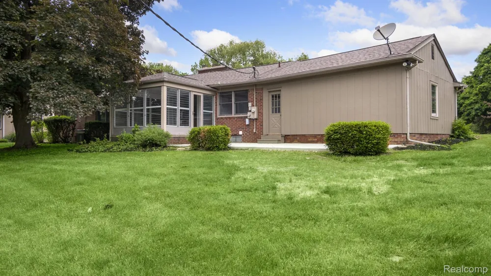 4845 KEITHDALE LANE Bloomfield Charter Township, MI 48302