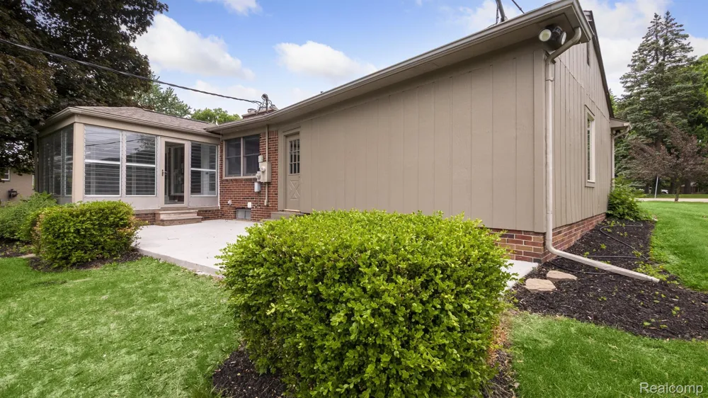 4845 KEITHDALE LANE Bloomfield Charter Township, MI 48302