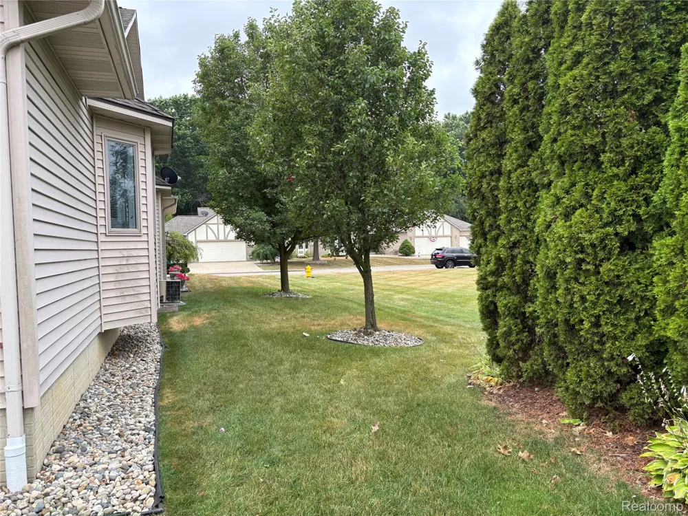 5353 Wyndemere Common Square Mundy Township, MI 48473
