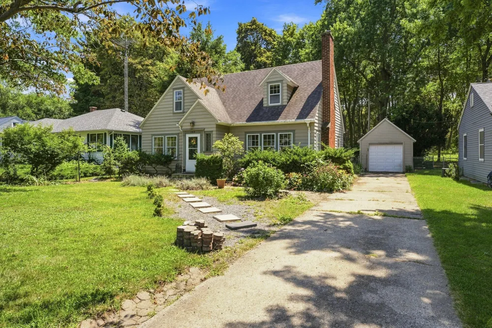 140 Orchard Lane Benton Charter Township, MI 49022