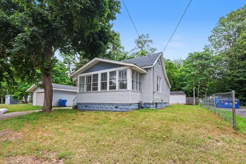 1768 Henry Street