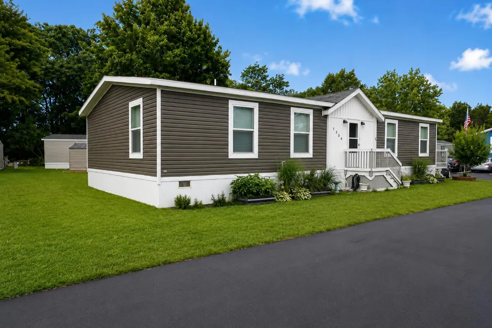 1238 Ashbrook Street NE Plainfield Charter Township, MI 49306