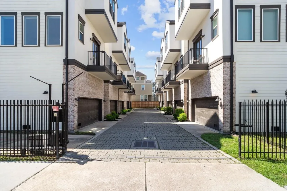 1114 W 15th 1/2 Street #A Houston, TX 77008