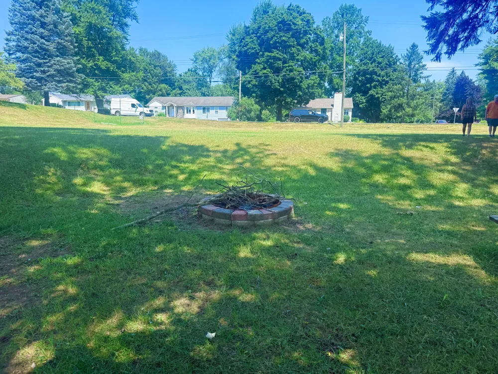 4283 Woodstock Road Waterford, MI 48328