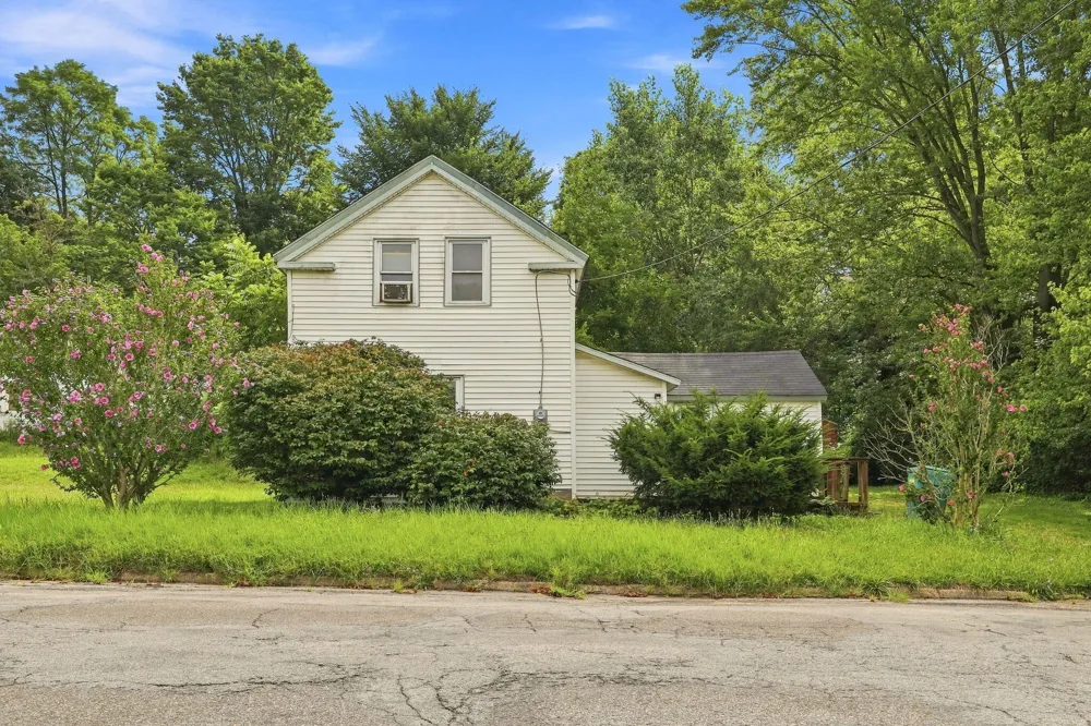 617 3rd Street Niles, MI 49120