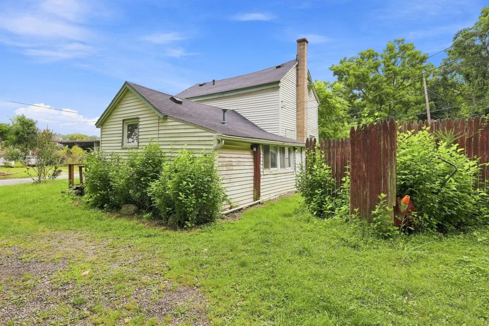 617 3rd Street Niles, MI 49120