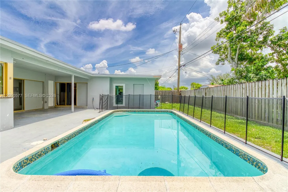 6620 NW 21st Ct Sunrise, FL 33313