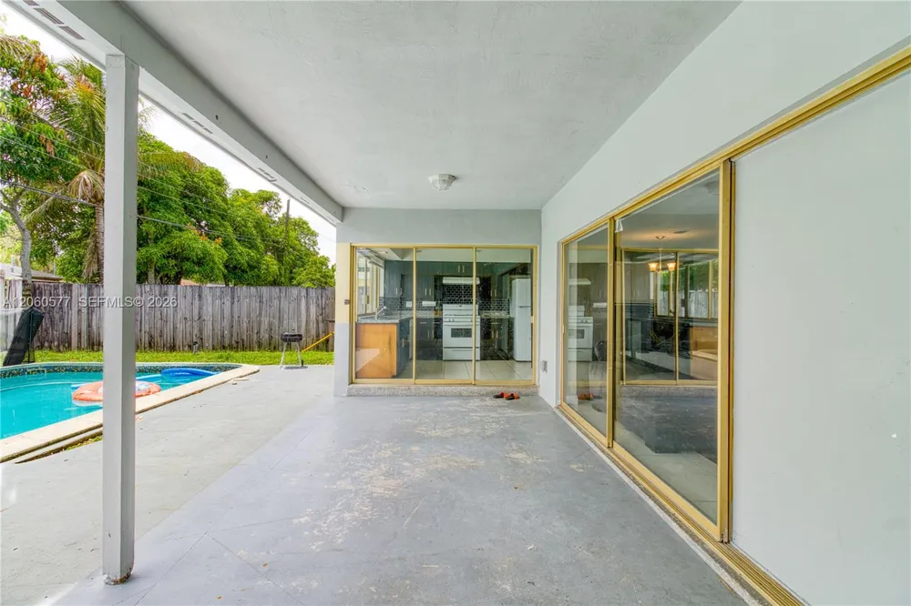6620 NW 21st Ct Sunrise, FL 33313