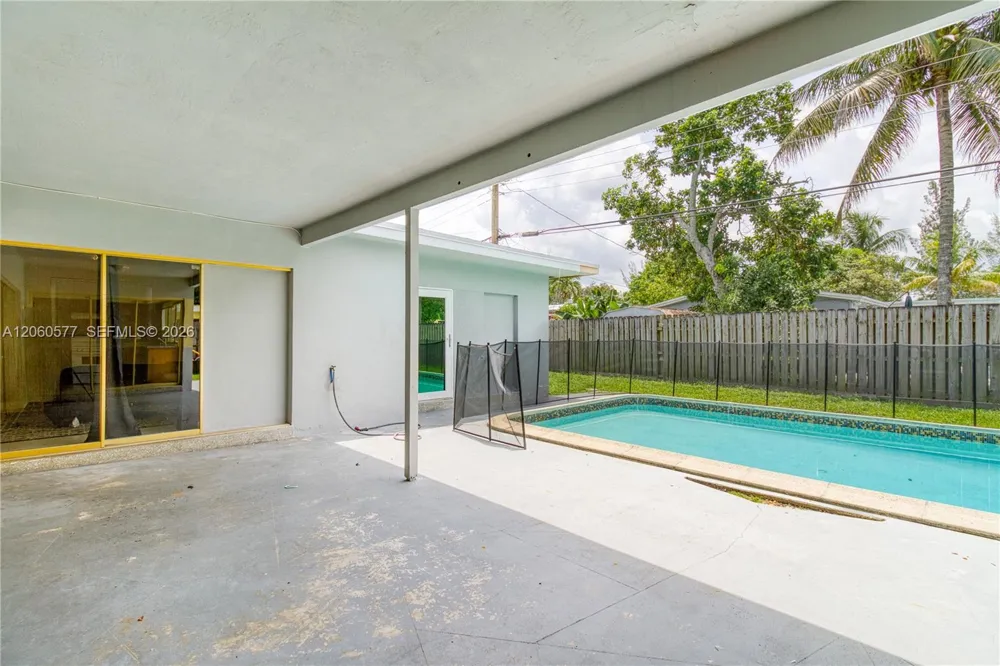 6620 NW 21st Ct Sunrise, FL 33313