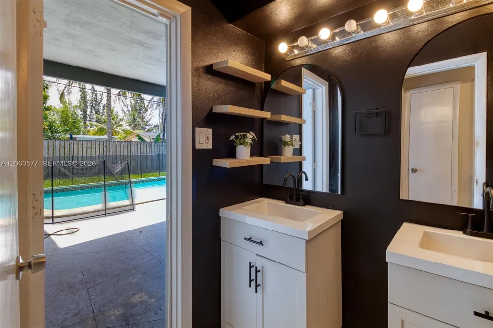 6620 NW 21st Ct Sunrise, FL 33313